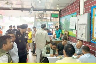 র‌্যাব-জেলা প্রশাসনের অভিযানে সিলেতে দুই প্রতিষ্ঠানকে আড়াই লাখ টাকা জরিমানা - Surma Times | Sylhet News