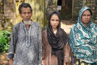 বিএনপি করার ‘অপরাধে’ ৬ বছর বাড়িছাড়া! ছাতকে নিজ ভিটায় ঘর বানাতে গিয়ে হামলার অভিযোগ 3 বিএনপি করার ‘অপরাধে’ ৬ বছর বাড়িছাড়া! ছাতকে নিজ ভিটায় ঘর বানাতে গিয়ে হামলার অভিযোগ - Surma Times | Sylhet News