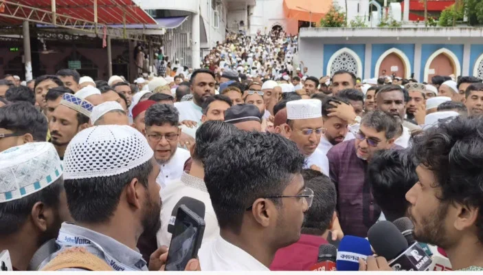 সিলেটে সাংবাদিক হেনস্তা, প্রতিবাদে বয়কটের ঘোষণা টিভি সাংবাদিকদের - Surma Times | Sylhet News