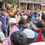 দোয়ারাবাজারে গরু চুরির অভিযোগে তিনজনকে বেঁধে নির্যাতন, চোখে চুন ও পা ভাঙার অভিযোগ 7 দোয়ারাবাজারে গরু চুরির অভিযোগে তিনজনকে বেঁধে নির্যাতন, চোখে চুন ও পা ভাঙার অভিযোগ - Surma Times | Sylhet News