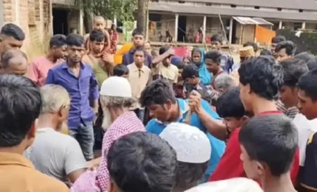 দোয়ারাবাজারে গরু চুরির অভিযোগে তিনজনকে বেঁধে নির্যাতন, চোখে চুন ও পা ভাঙার অভিযোগ - Surma Times | Sylhet News