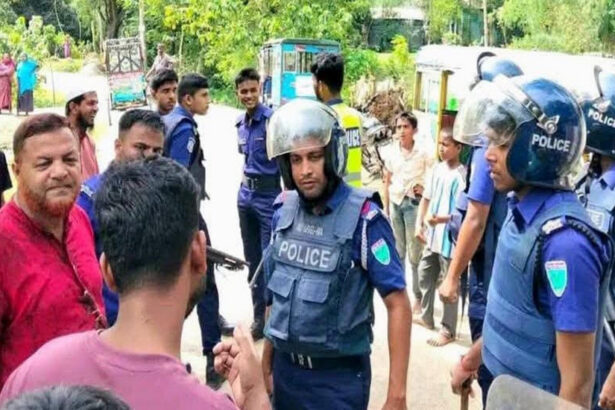 বানিয়াচংয়ে নারীদের গোসলের ছবি তোলা নিয়ে সংঘর্ষ, আহত ৩৫ 2 বানিয়াচংয়ে নারীদের গোসলের ছবি তোলা নিয়ে সংঘর্ষ, আহত ৩৫ - Surma Times | Sylhet News