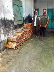 চুনারুঘাটে অবৈধ জ্বালানি কাঠ জব্দ, বনদস্যু চক্রের অভিযোগ - Surma Times | Sylhet News