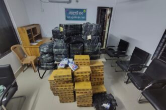 লাক্কাতুরায় দুর্ঘটনাকবল নোহা গাড়ি থেকে ৮ লাখ ৫১ হাজার টাকার ভারতীয় পণ্য জব্দ - Surma Times | Sylhet News