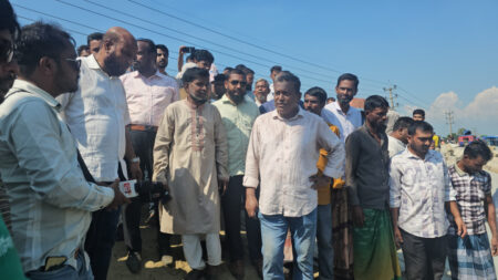 ৮৬ কোটি টাকার সড়কে নিম্নমানের কাজের অভিযোগ, এমপির বিরুদ্ধে এক কোটি টাকা চাঁদা দাবির পাল্টা অভিযোগ! - Surma Times | Sylhet News