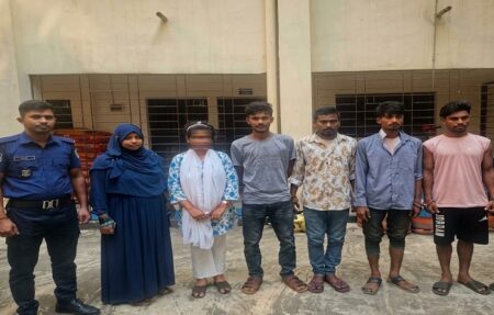 তিন মাসের স্ত্রীকে ভারতে পাচারের আগে উদ্ধার, স্বামীসহ চারজন গ্রেপ্তার - Surma Times | Sylhet News